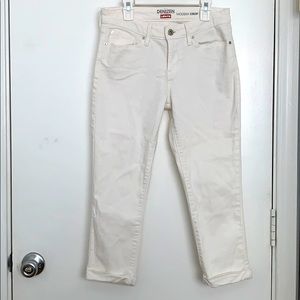 White cropped jeans 👖